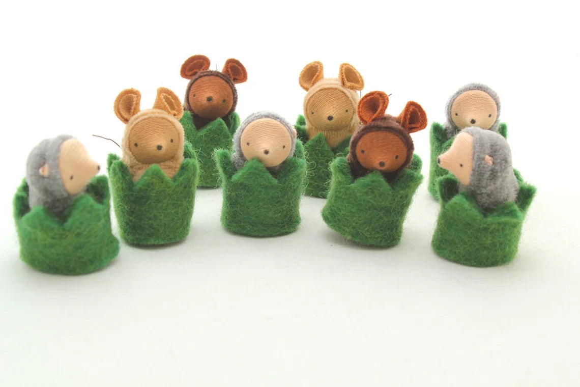Sale Fairyshadow Little Critter in a Hedge Cozy, Tan Mouse